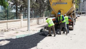 Haliliye Belediyesi’nden Veysel Karani Mahallesi’ne Sıcak Asfalt Çalışması
