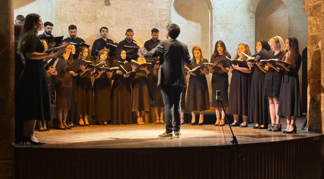 Harran Üniversitesi Öğrencilerinden Oluşan Vox Humanis Korosu’ndan Unutulmaz Konser