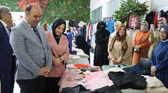 Kadın Kursiyerlerin El Emeği Ürünleri Sergilendi