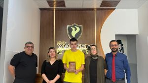 Özel Pratik Yöntem Koleji Dünya Finallerinde Altın Madalya Aldı