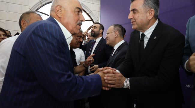 AK Parti Şanlıurfa İl Başkanlığı Bayramlaşma Programını Yoğun Katılımla Düzenledi