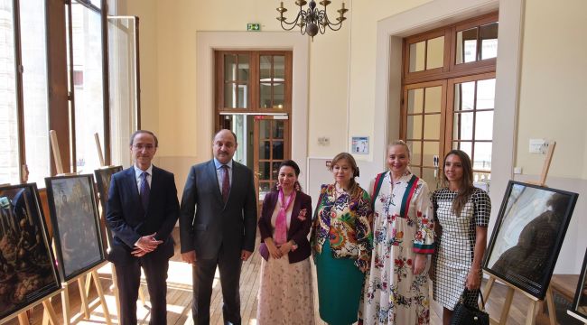 Başkan Gülpınar, Paris’te Karagül’ü Tanıttı: Karagül’ün Kokusu Paris’i Sardı