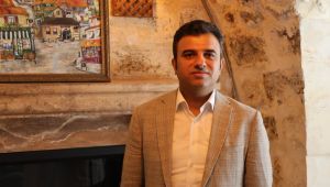 Eğitim-Sen Üyelerine Yönelik Ayrımcılık İddiaları Meclis Gündeminde: Ömer Öcalan, Milli Eğitim Bakanı'na Soru Önergesi Verdi