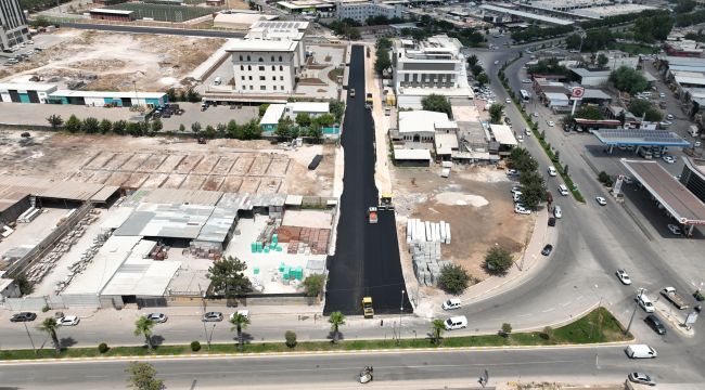 Haliliye Kaymakamlığı Önündeki Yol Sıcak Asfaltla Yenileniyor