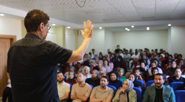 Harran Belediyesi YKS Öncesi Bonus Hoca'yı Öğrencilerle Buluşturdu