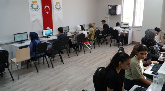 Bahçelievler Gençlik Merkezi’nde Bilgi Ve Sanat Buluşuyor