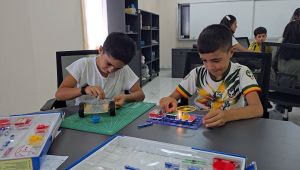 Eyyübiyeli Çocuklar Robotik Kodlama Öğreniyor