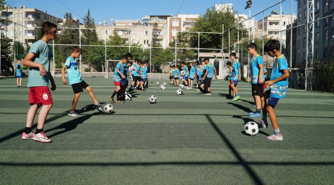 Haliliye’de Yaz Futbol Kursu Çocukların Gözdesi Oldu