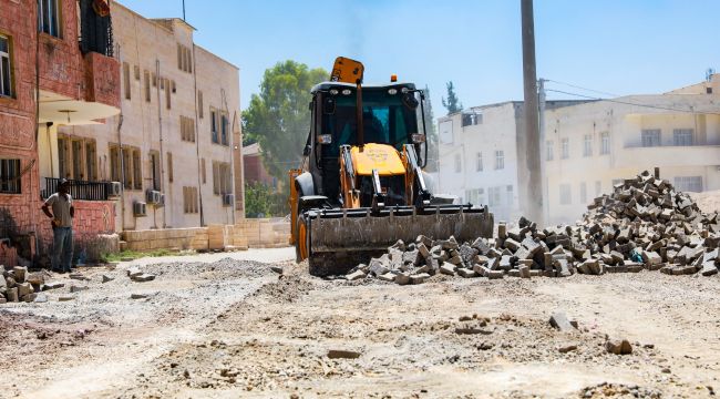 Harran İlçe Merkezinde Kilitli Parke Taşı Çalışmaları Sürüyor 