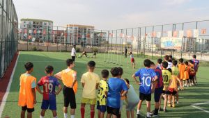 KARAKÖPRÜ'DE GELECEĞİN FUTBOLCULARI YETİŞİYOR