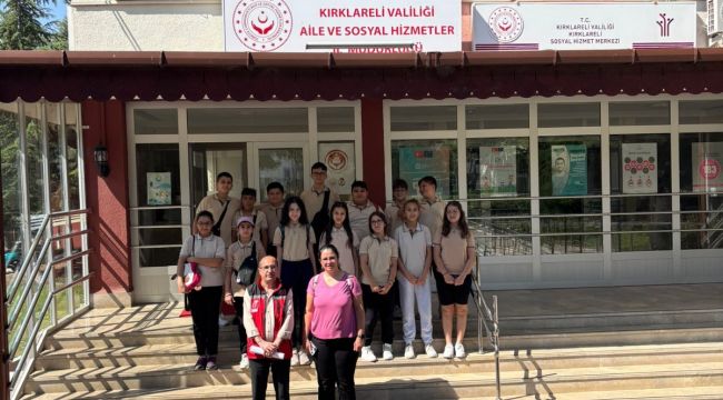 Öğrencilerden Sosyal Hizmet Merkezlerine ziyaret