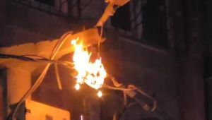 Şanlıurfa'da Elektrik Kabloları Tutuştu, Mahallede Korku Dolu Anlar!
