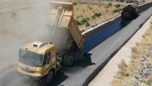 Büyükşehir, Hilvan’da 7 Kilometrelik Grup Yolunu Sathi Kaplama İle Yeniledi
