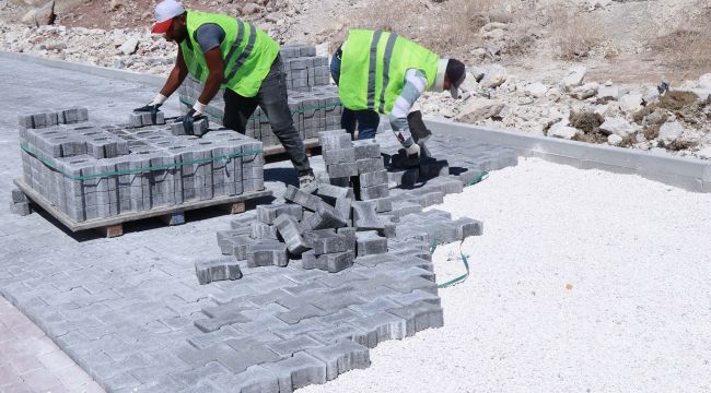 Haliliye'de Parke Taşi Çalişmalariyla Yollar Yenileniyor