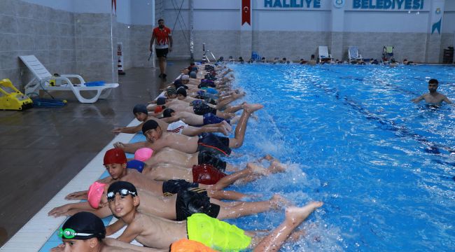 Havuz Keyfi Haliliye'de Çocuklarin ve Gençlerin Yüzünü Güldürdü