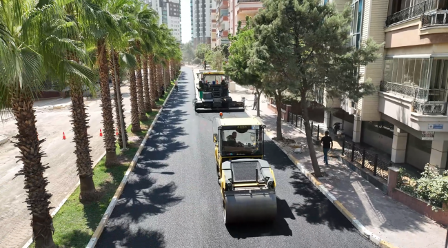 Karaköprü’de Deforme Olan Yollar Sıcak Asfaltla Yenileniyor