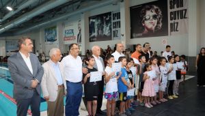 Karaköprü’de Yüzmeyi Öğrenen 250 Çocuk Sertifikalarını Aldı