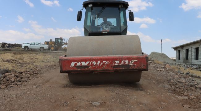 Karaköprü Kırsalında Yollar Yenileniyor