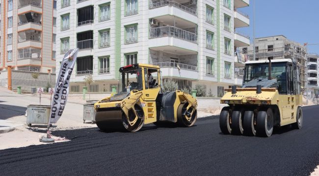 Mehmetçik Mahallesi’nde Asfalt Serimi Devam Ediyor