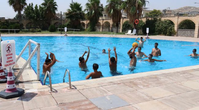 Şanlıurfa Büyükşehir Havuzlarında Su Topu Etkinliği