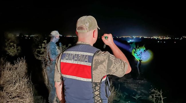 Şanlıurfa Jandarması Fıstık Hırsızlarına Göz Açtırmıyor 
