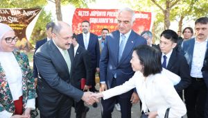 Başkan Gülpınar, Japon Prensese Asırlık Mektubu Hediye Etti