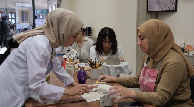 Dünyaca Ünlü Ressamların Eserleri Şanlıurfalı Kadınların Ellerinde Seramiklere Yansıtılıyor