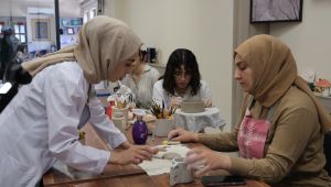 Dünyaca Ünlü Ressamların Eserleri Şanlıurfalı Kadınların Ellerinde Seramiklere Yansıtılıyor