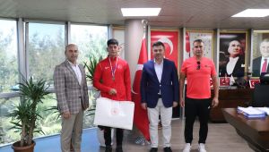 Milli Sporcumuz Canbek’in Azmiyle Kano Sporunda Altın Başarı