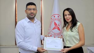 Perinatoloji Uzmanı Doç. Dr. Derya Uyan Hendem’e Teşekkür Belgesi