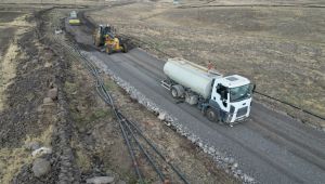 Siverek’te Kırsal Yollar Betonla Güçleniyor