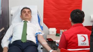 AK Parti Şanlıurfa’da 'Kan Ver, Can Ver' Kampanyasına Yoğun İlgi