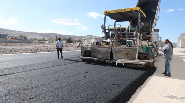 Büyükşehir, Eyyübiye’nin Yol İhtiyacını Gideriyor