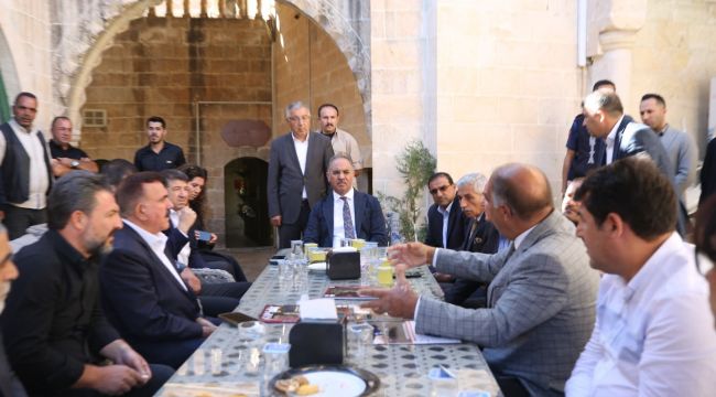 Eyyübiye'deki Temizlik Seferberliğine İşletmeler Dâhil Oluyor