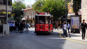 Şanlıurfa'da Divanyolu Yayalaştırma Projesi İle Tarihi Bölge Canlanıyor