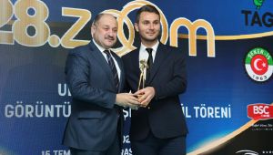 Başkan Gülpınar’a “Yılın En Şeffaf Belediye Başkanı” Ödülü