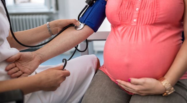 “Gebelik Zehirlenmesi Anne ve Bebek Sağlığını Tehdit Ediyor”