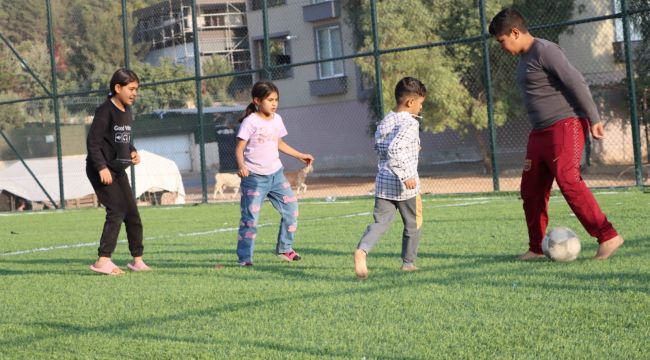 Güllübağ’da Çocuklar İçin Yeni Spor Alanı Kazandırıldı