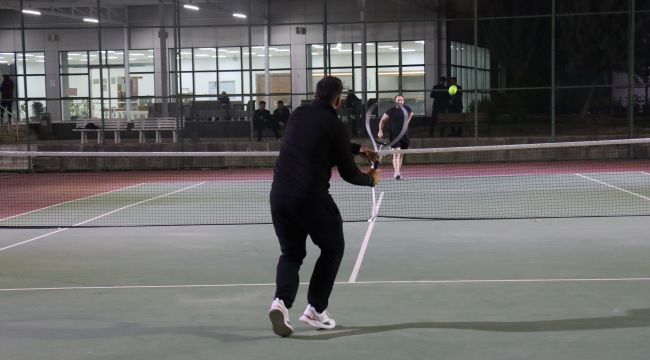 Şanlıurfa’da Öğretmenler Kortta Buluştu
