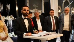 Yıldız Ailesinin Mutlu Günü: Genç İş İnsanı Mehmet Yıldız Dünya Evine Girdi 