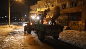 Haliliye’de Buzlanma ve Kar Mesaisi Gece Boyunca Devam Ediyor