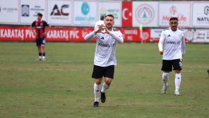 Karaköprü Belediyespor İlk Yarıyı Zirve Takibinde Kapattı