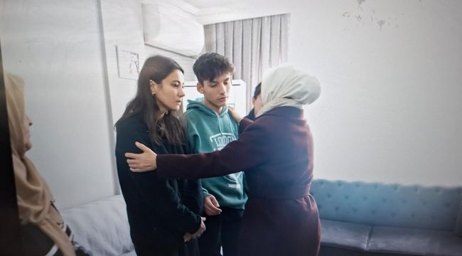 Bakan Göktaş'tan İstanbul'da öldürülen Atlas Çağlayan'ın ailesine taziye ziyareti