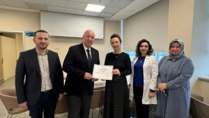 Diş Hastanesi Müdür Yardımcısı Ferit Toy'a Başarı Belgesi