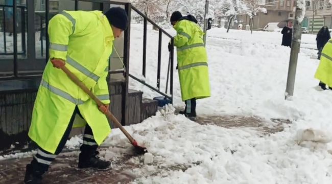 Eyyübiye’de Camiler ve Yollar Kardan Temizlendi