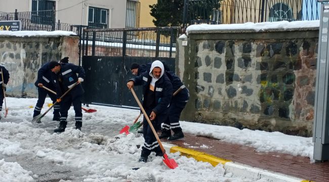 Eyyübiye’de sokak sokak kar temizliği
