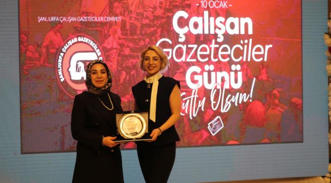 Gazeteci Esma Albayrak'a ödül!