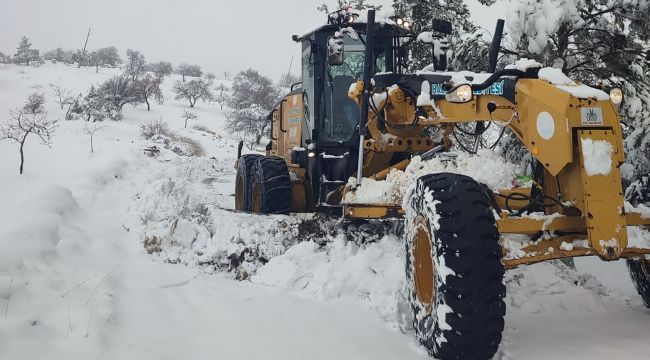 Haliliye Belediyesi Karla Mücadeleyi Dört Koldan Sürdürüyor