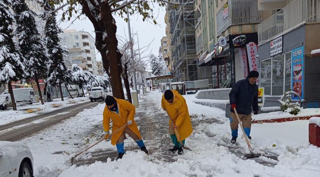 Haliliye’de Kar Nöbeti: Ekipler Sahadan Ayrılmıyor