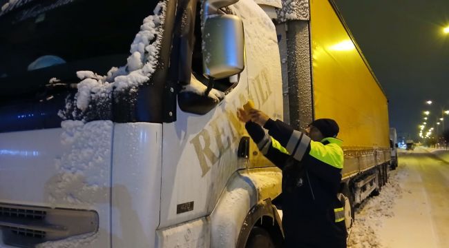 Hilvan Belediyesi’nden Kar Gecesinde Örnek Dayanışma